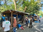 Satpol PP Tertibkan Puluhan PKL di Taman Kota Pekanbaru, Lapak Dibongkar demi Estetika Kota