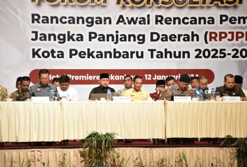 Para Anggota DPRD Pekanbaru Hadiri RJDPD Kota Pekanbaru Tahun 2025 - 2045